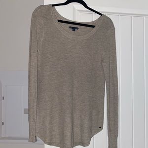 beige american eagle sweater